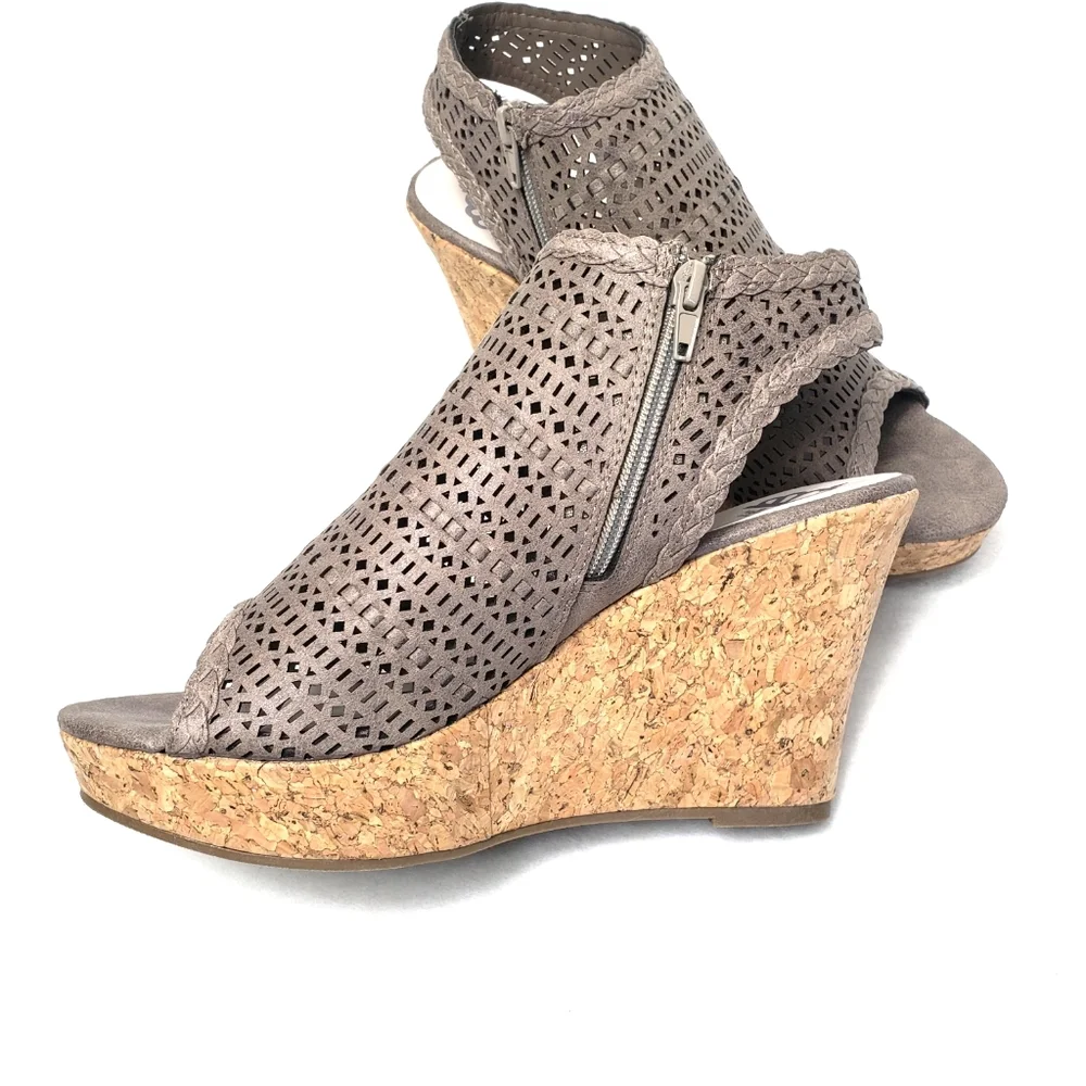 Fergalicious peep toe